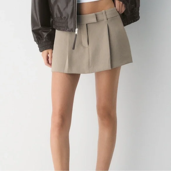 Aritzia Wilfred Define Skort - Picture 2 of 6